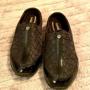 Easy Spirit ESTRAVELTIME Black/Silver Clogs